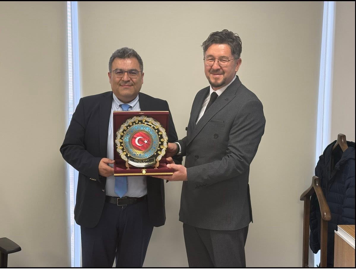 Başkan Özgür Bora’dan Ziraat Bankası Beylikova Şubesine Ziyaret